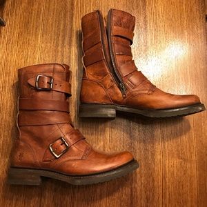 Women’s Frye boots in size 7.